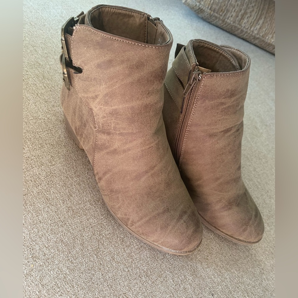 Twisted booties size 6